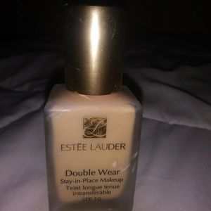 Estes Laudee Double Wear Foundation 1W1 BONE